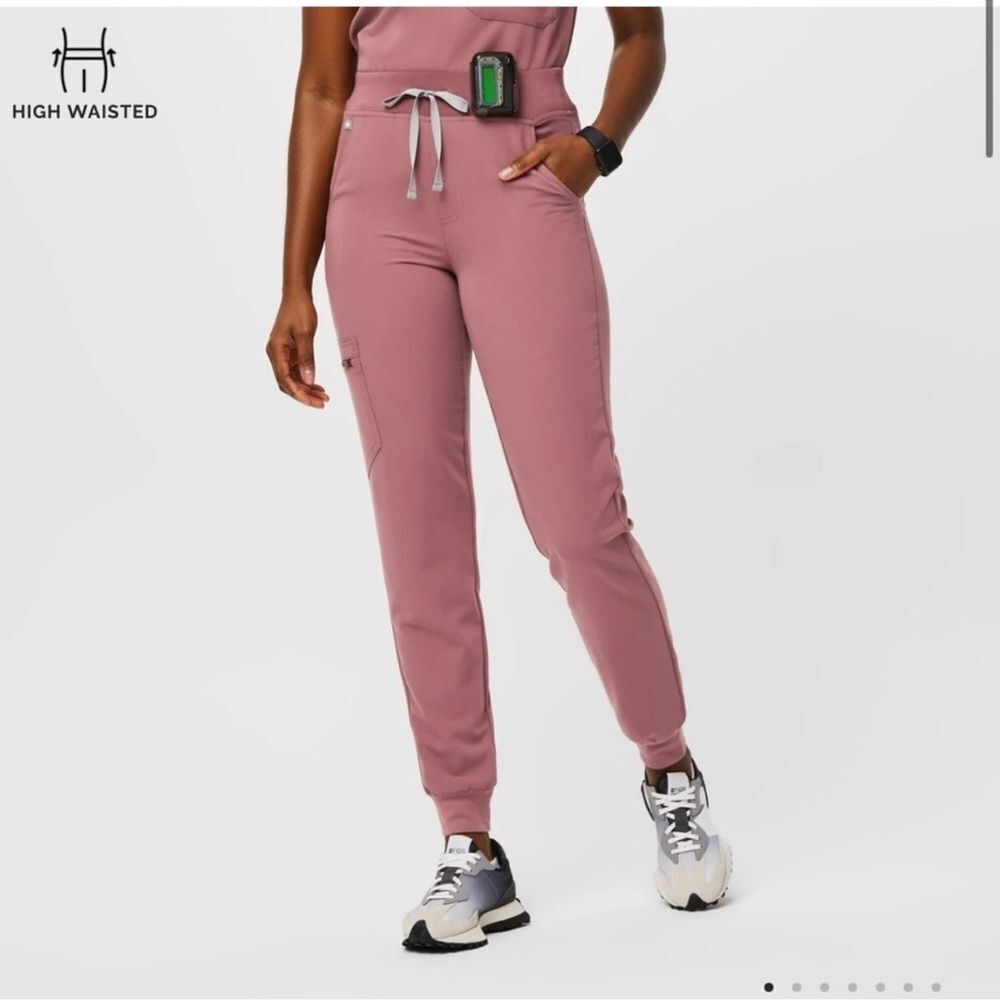 Figs Zamora High-Waisted Slim Jogger Scrub Pants in Mauve Dusty Rose Size Small